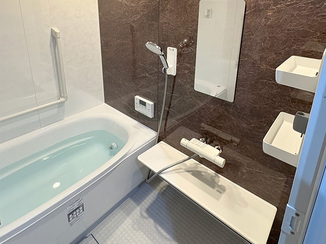 バスルームリフォーム 断熱性と清掃性を高めた理想のバスルーム